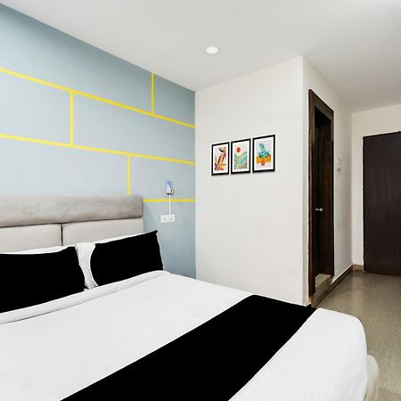 Super Townhouse Madhapur 100 Feet Road Formerly Jkc Grand Hyderabad Exterior foto