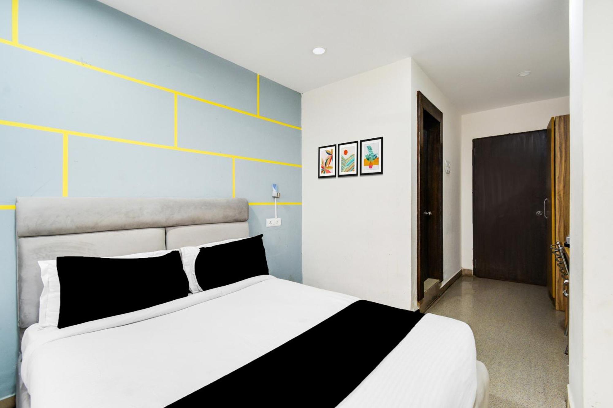 Super Townhouse Madhapur 100 Feet Road Formerly Jkc Grand Hyderabad Exterior foto